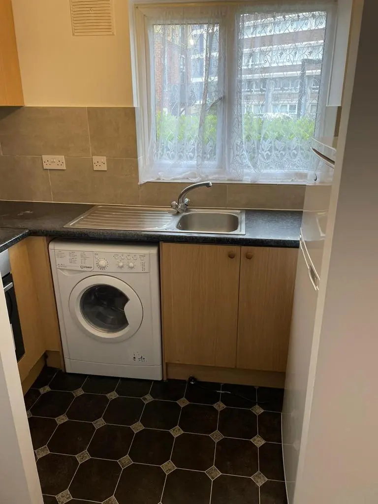 Double room near CANADA WATER 🎉